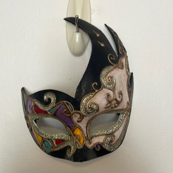 Masquerade Mask - Picture 1 of 5